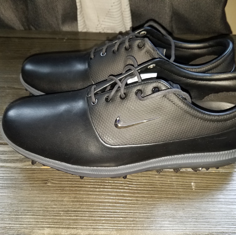Nike leather golf shoes